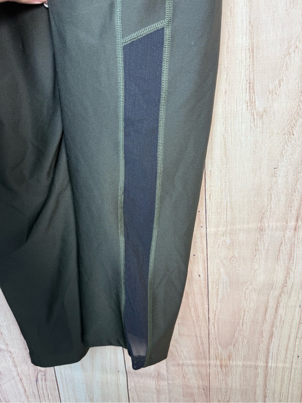 Nike Dark Olive Green Capri Leggings with Black Side Panels - Picture 6 of 6